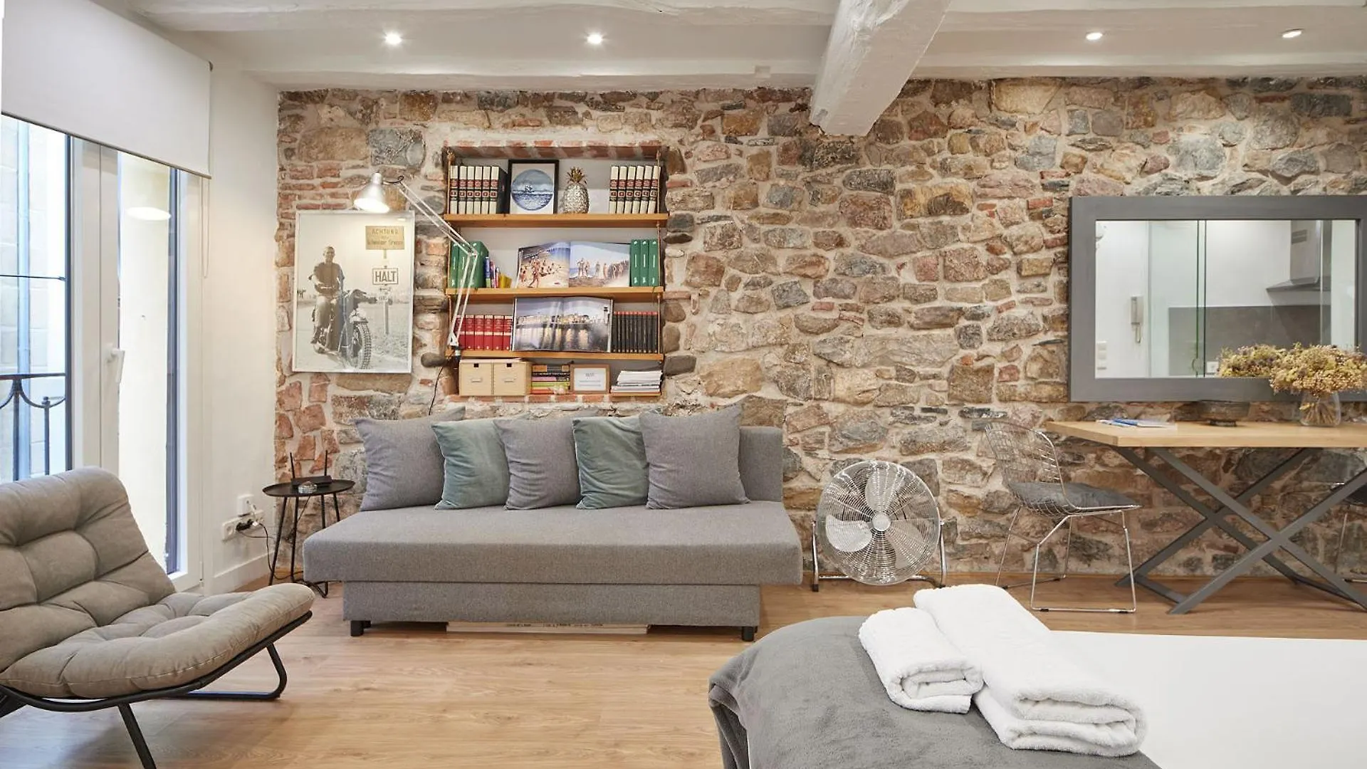 Apartment The Rentals Collection - Zoe San Sebastian Spain